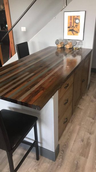 Кухонная столешница из наборных досок